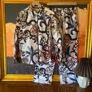 Las Surenas Jungle Floral Printed Set in Cream and Blue